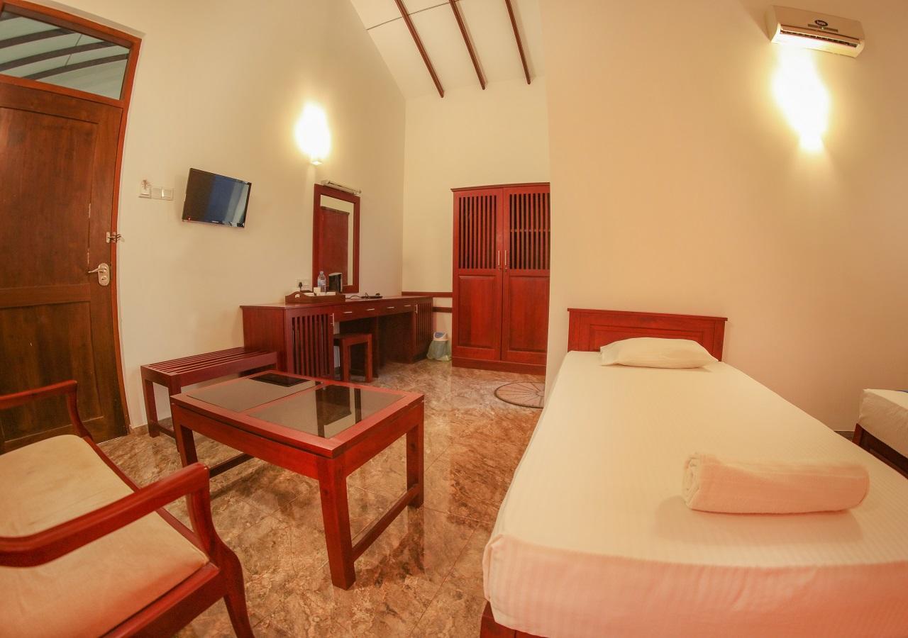 White Rose Beach Resort Marawila Dış mekan fotoğraf