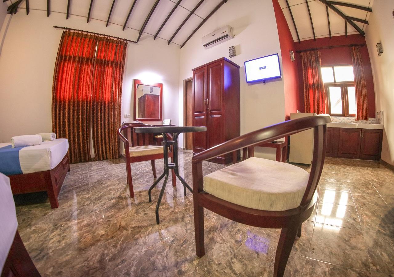 White Rose Beach Resort Marawila Dış mekan fotoğraf