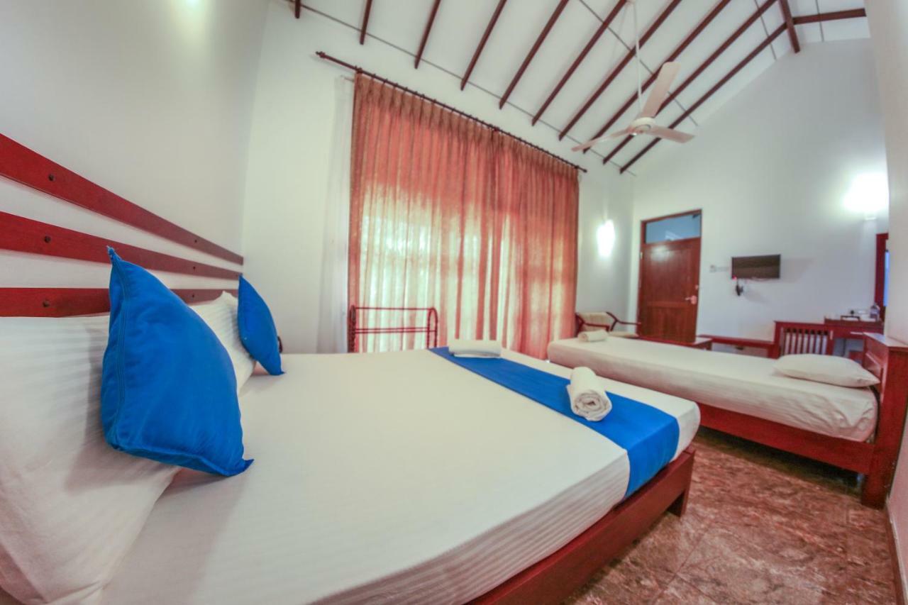 White Rose Beach Resort Marawila Dış mekan fotoğraf