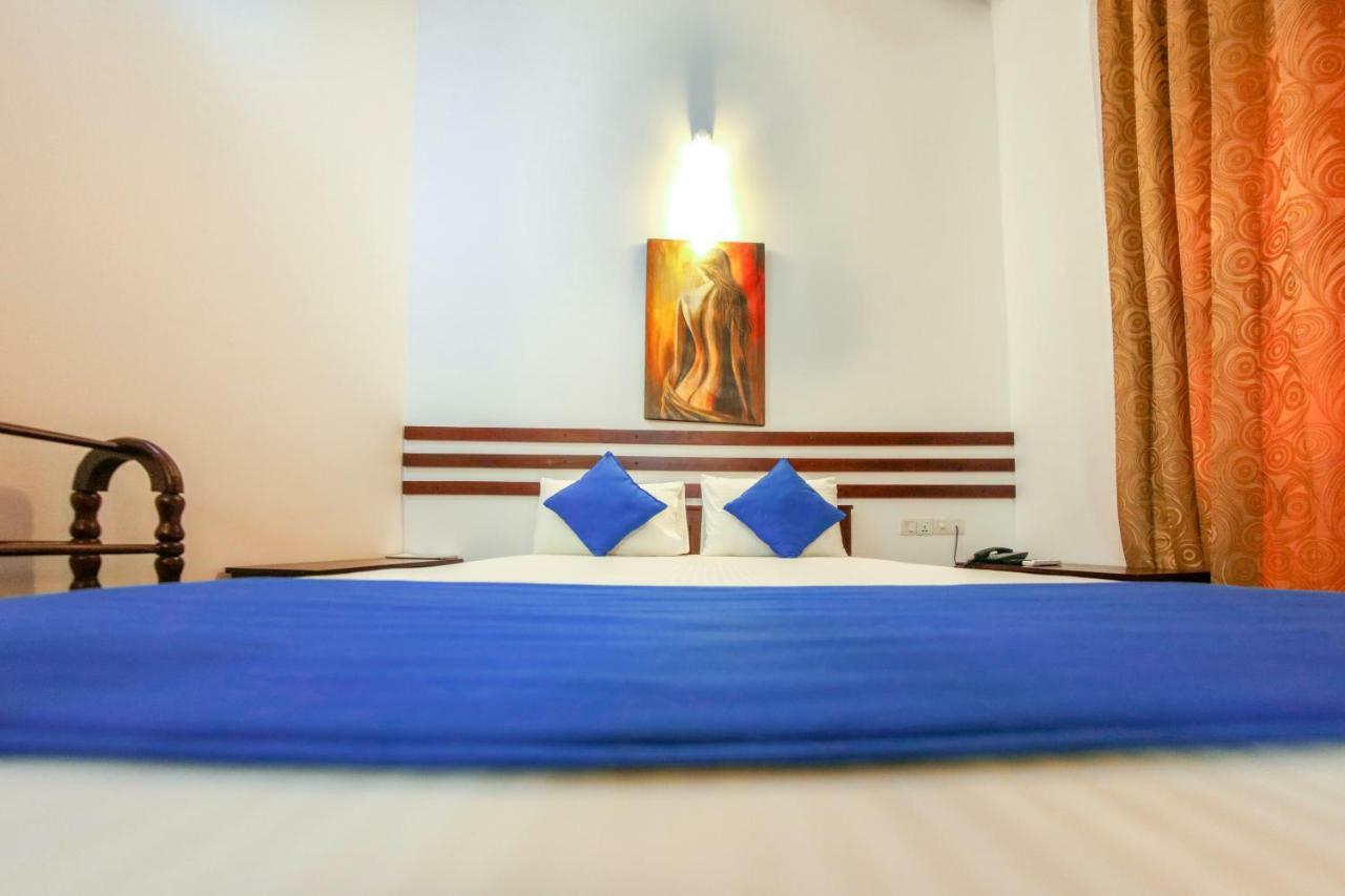 White Rose Beach Resort Marawila Dış mekan fotoğraf
