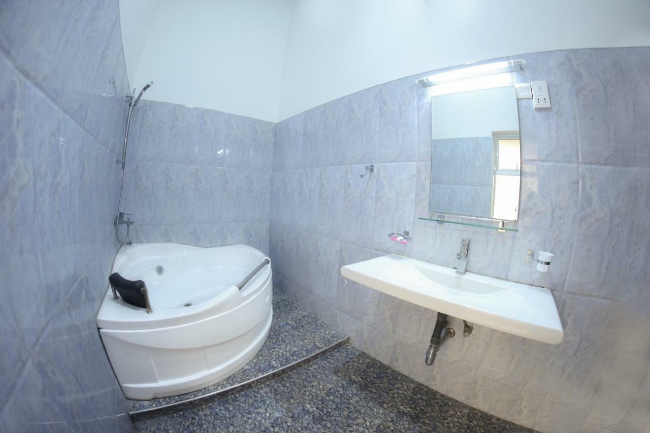 White Rose Beach Resort Marawila Dış mekan fotoğraf