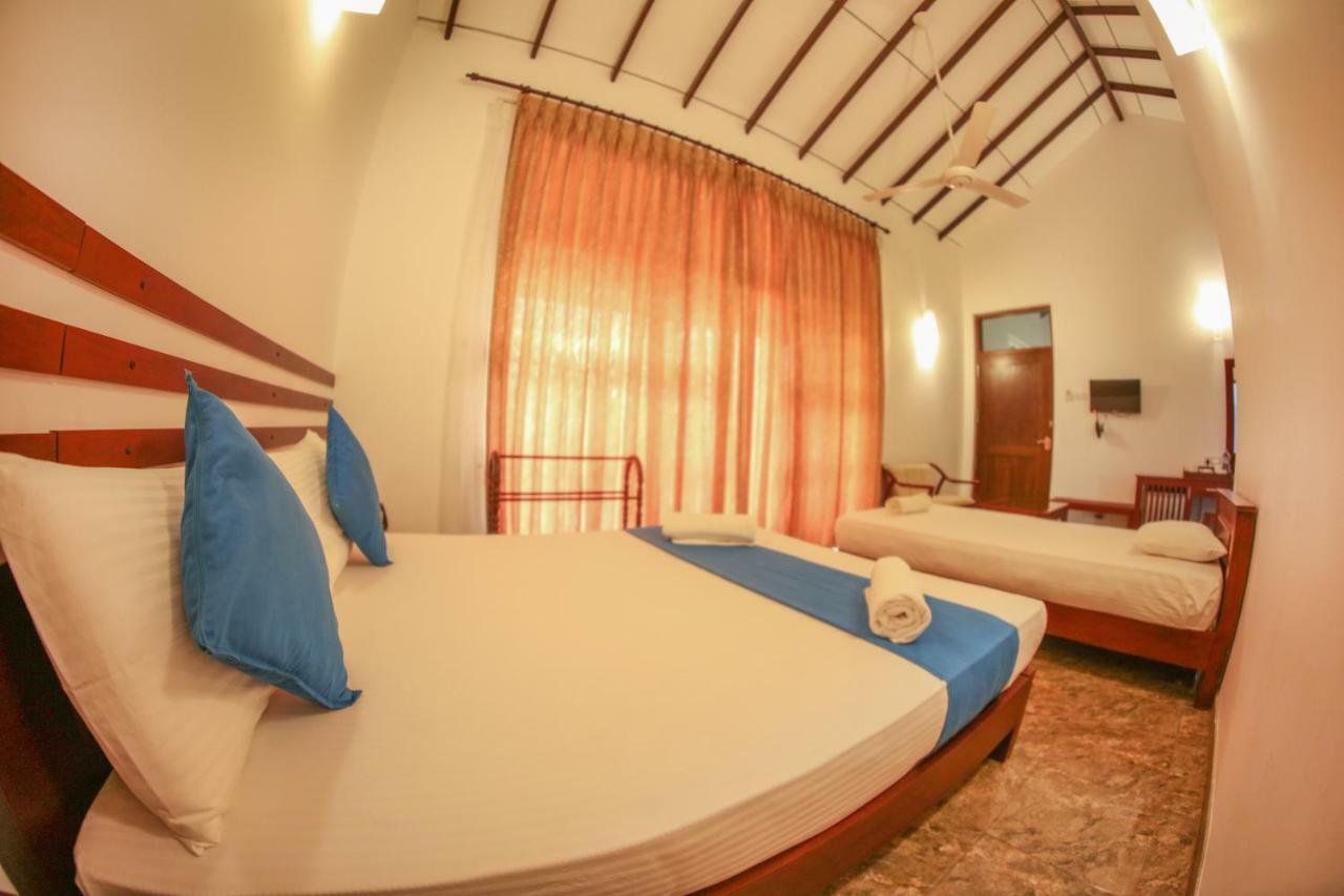 White Rose Beach Resort Marawila Dış mekan fotoğraf